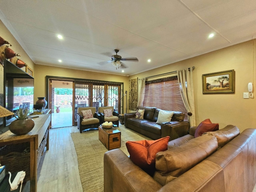 5 Bedroom Property for Sale in Miederpark North West